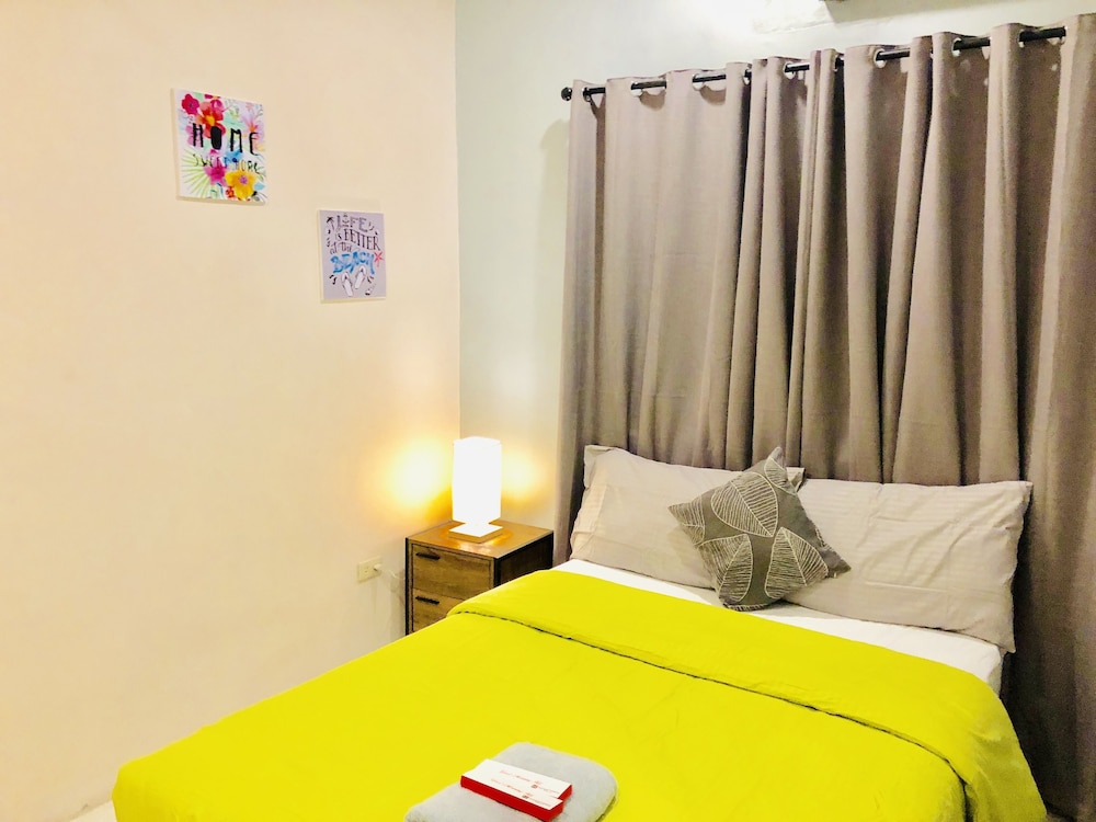 Hometown Hotel Bacolod - Lacson 25/74