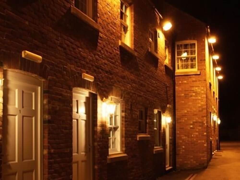 The Downe Arms 16/19