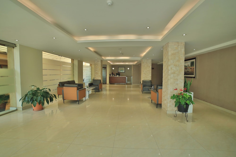 Canary Hotel 13/64