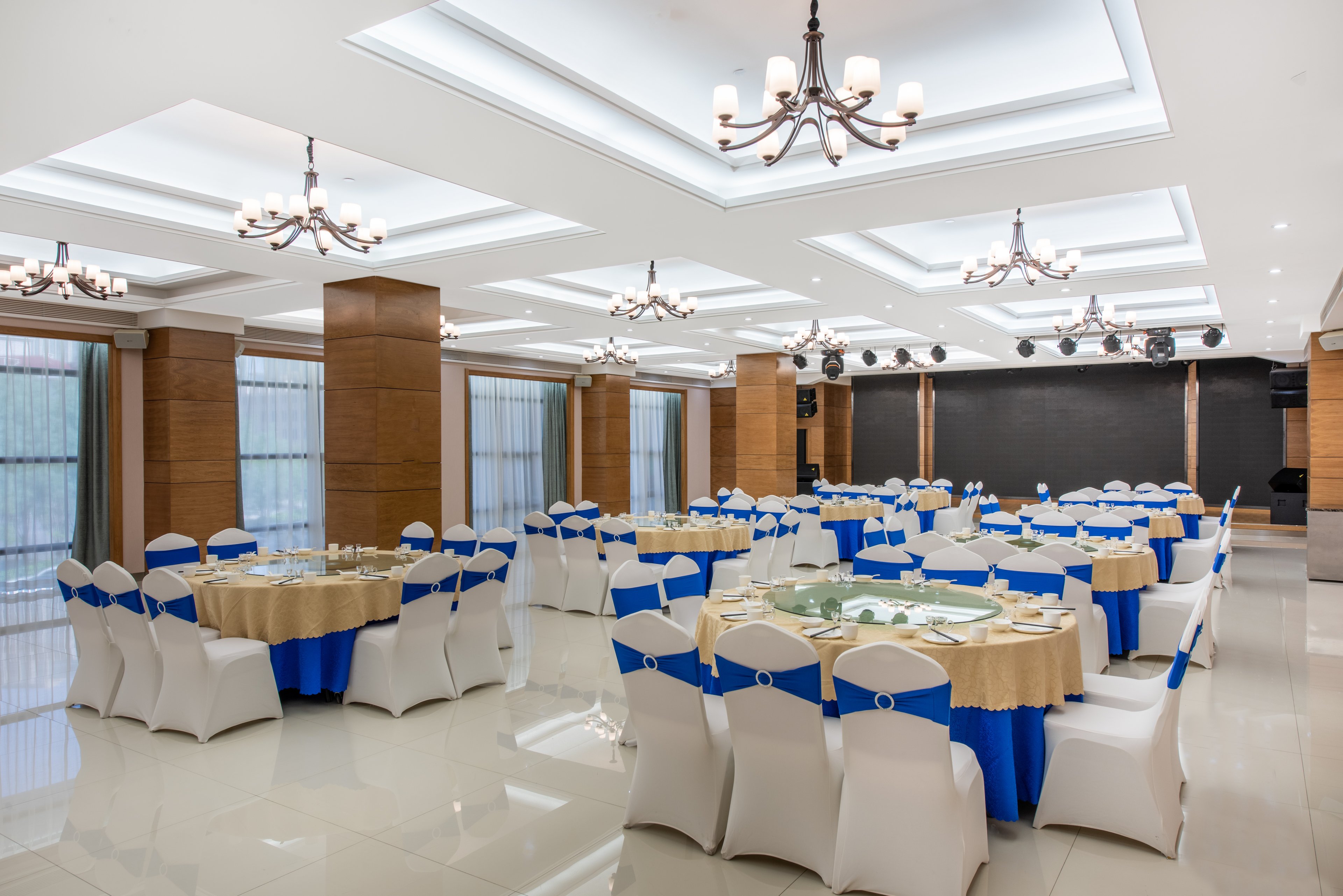 Holiday Inn Express Ordos Dongshen 27/33
