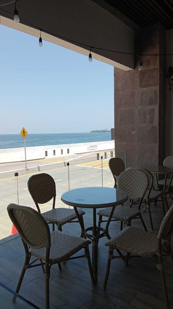 Casabella Art/Boutique Hotel 62/70