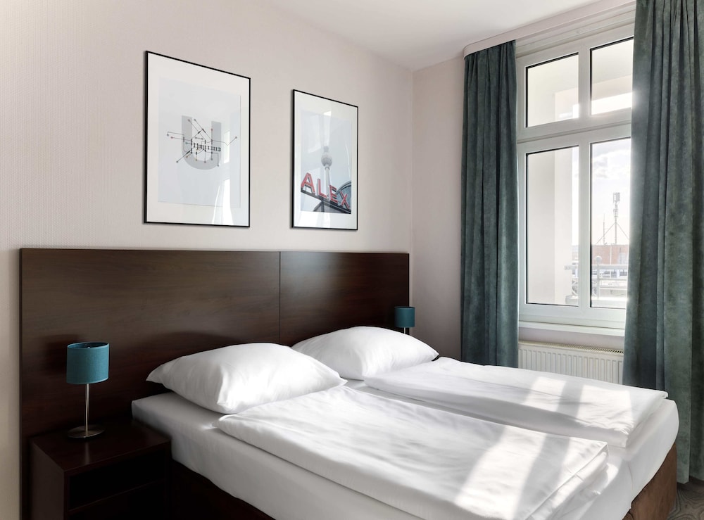 Hotel Nova Berlin 4/25
