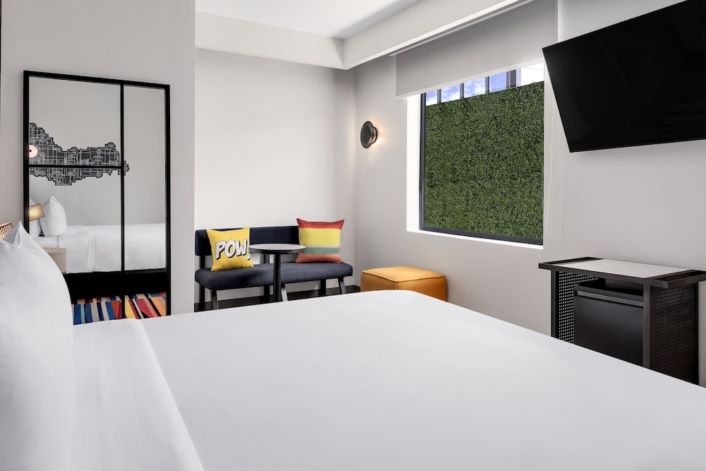 Aloft Santo Domingo Piantini 7/45