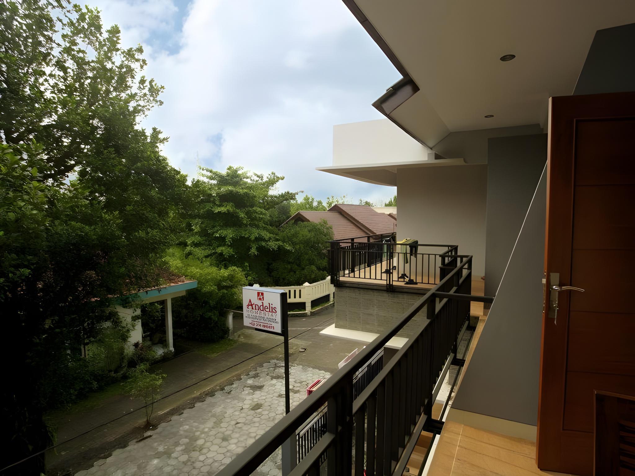 Andelis Homestay 35/37