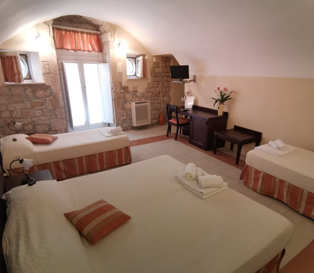 PALAZZO IL CAVALIERE B&B DE CHARME 42/68