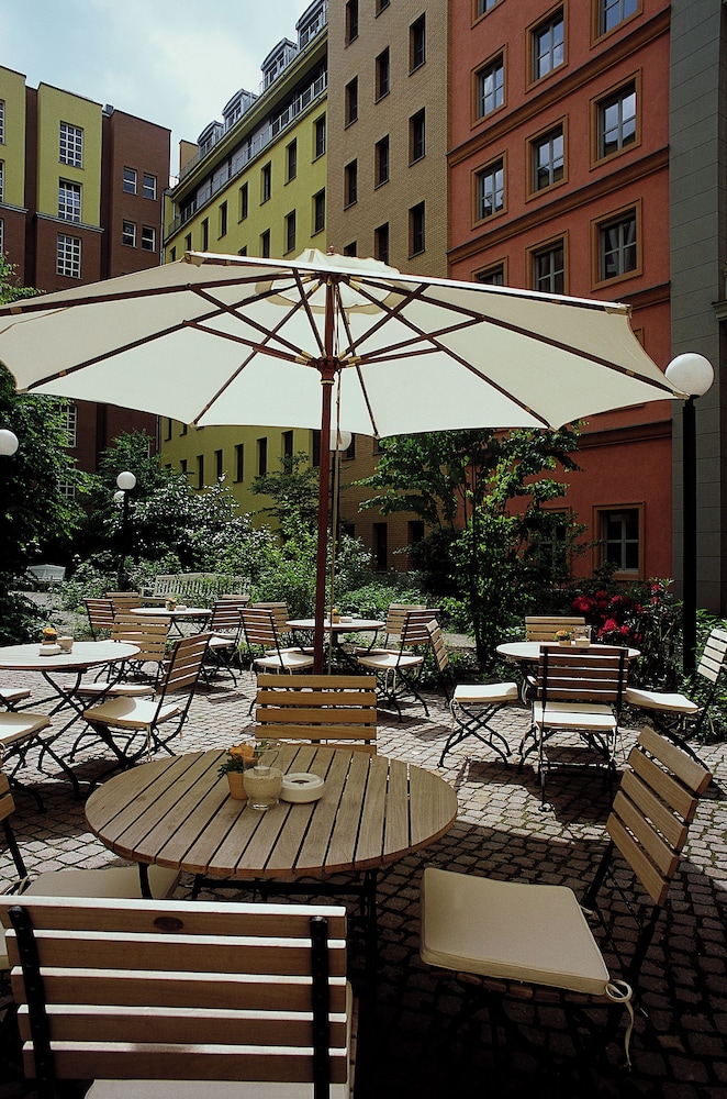Mercure Hotel & Residenz Checkpoint Charli 45/48