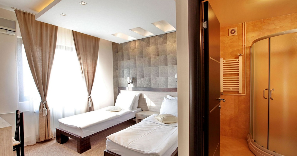 Garni Hotel Vozarev 29/67