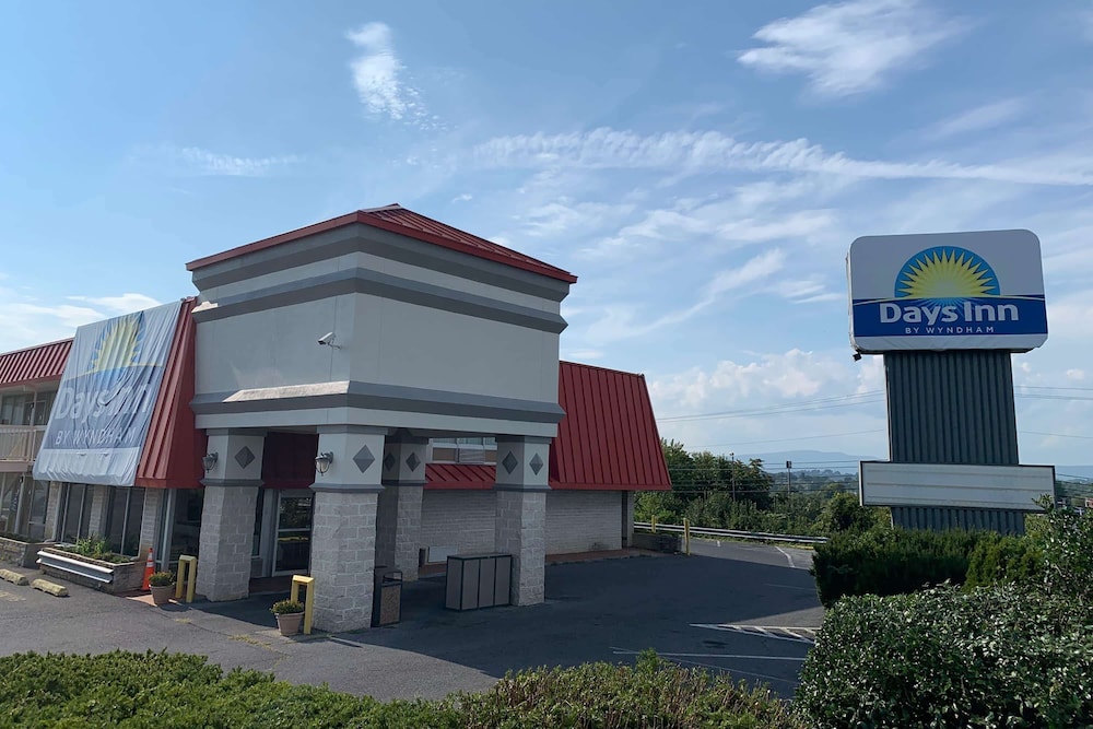 Days Inn by Wyndham Harrisonburg 2/53