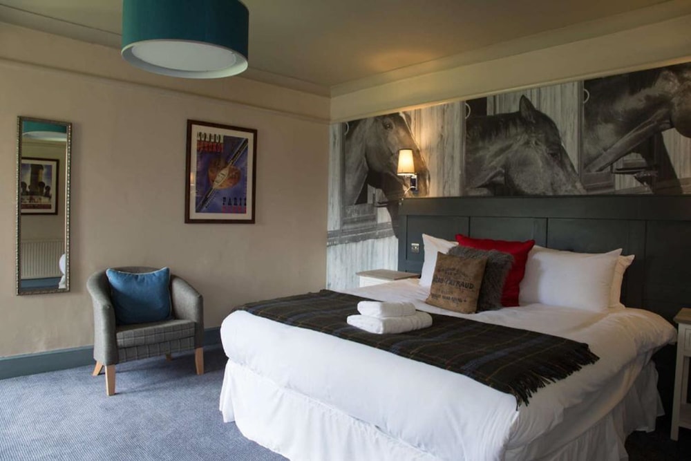 Worplesdon Place Hotel 24/70