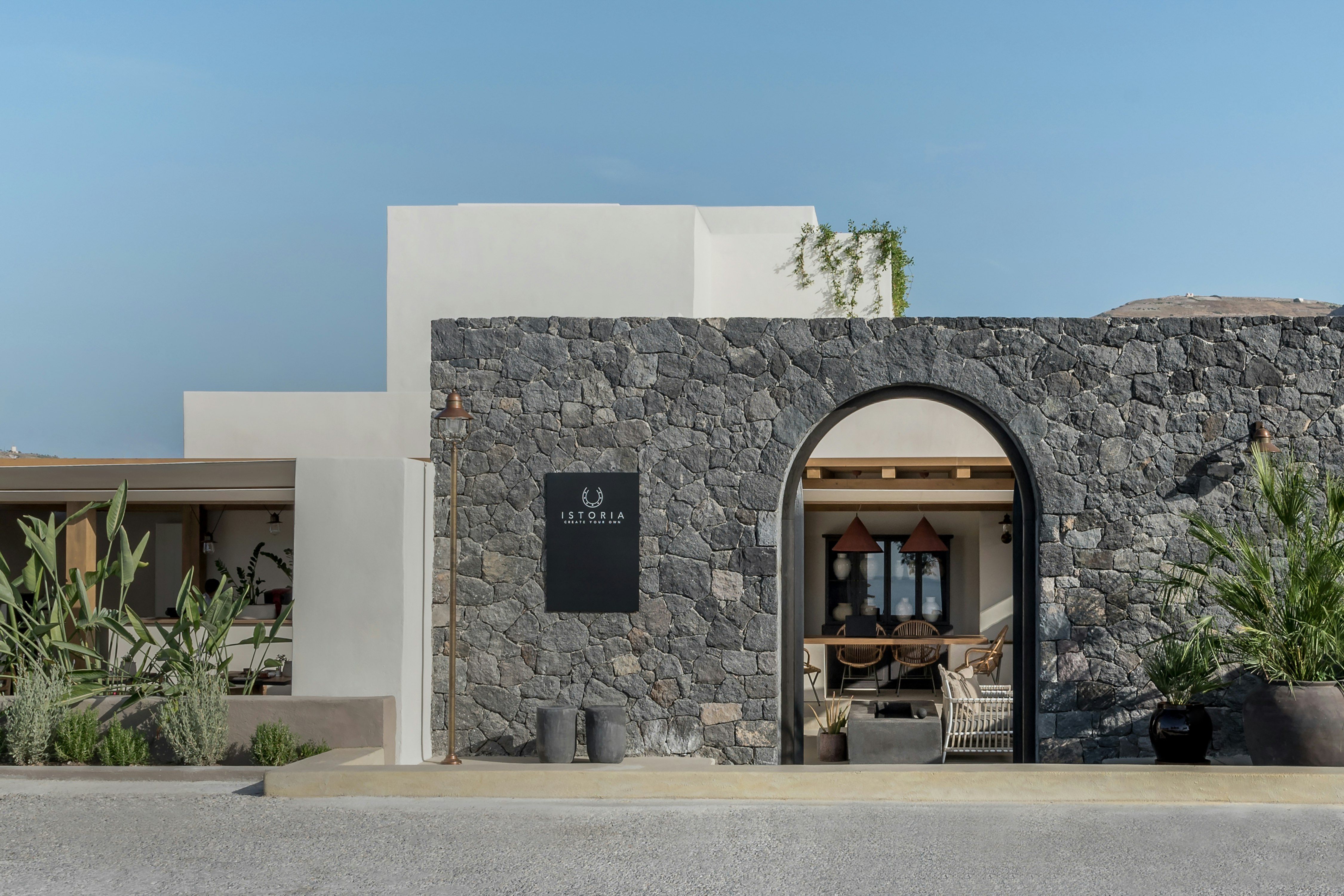 Istoria Hotel 2/46