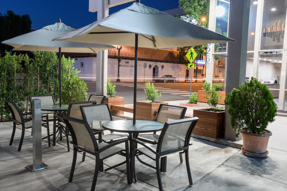 Hotel Xilo Glendale 39/51