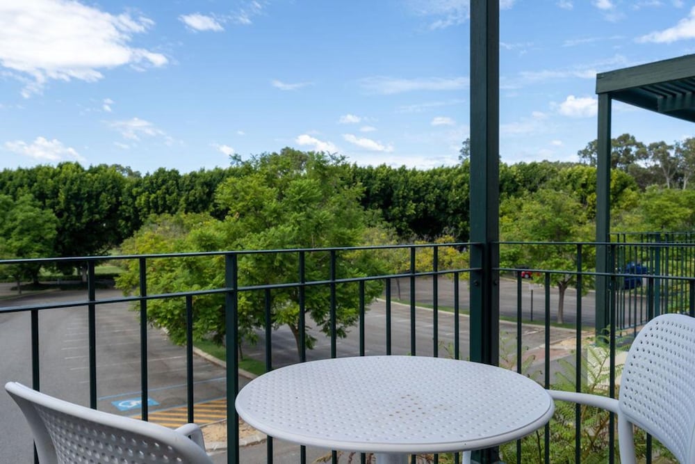 45 Joondalup Resort Country Club Blvd 35/44