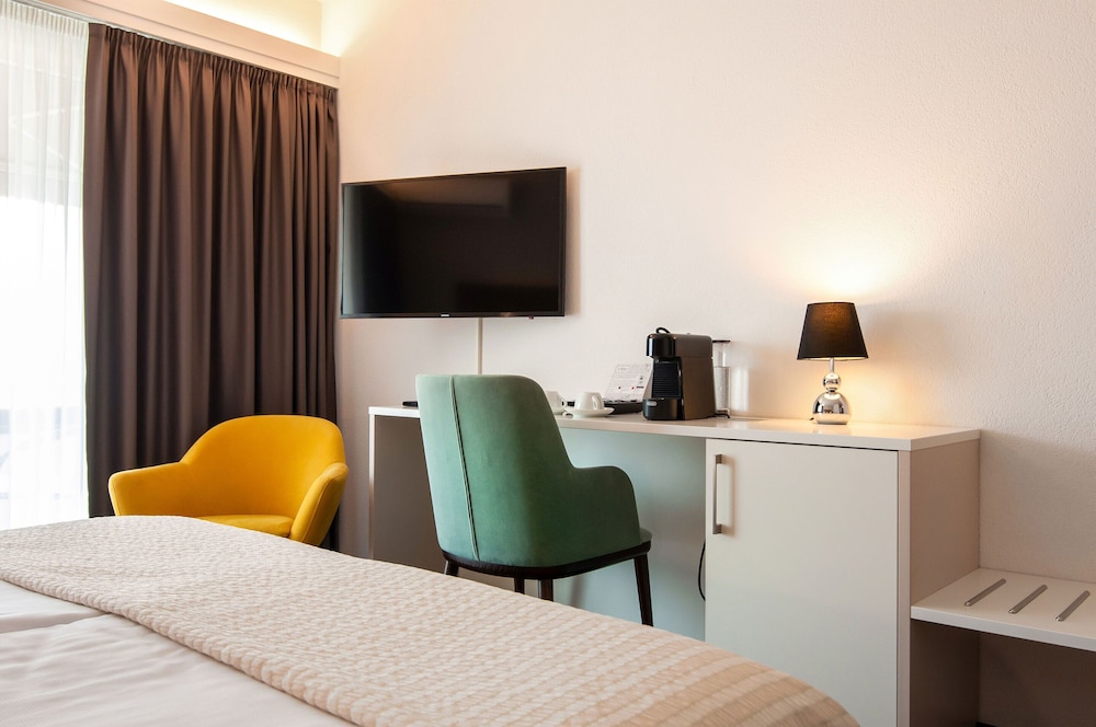 Polo Inn 23/41