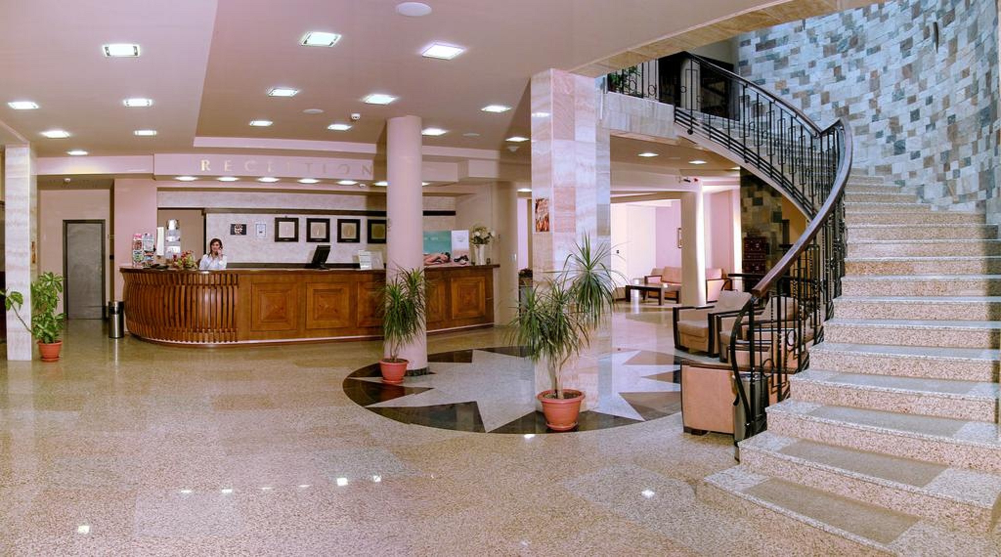 Orphey Hotel 11/42