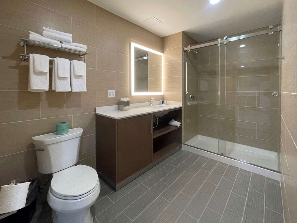 MainStay Suites Bronx - Belmont 55/61