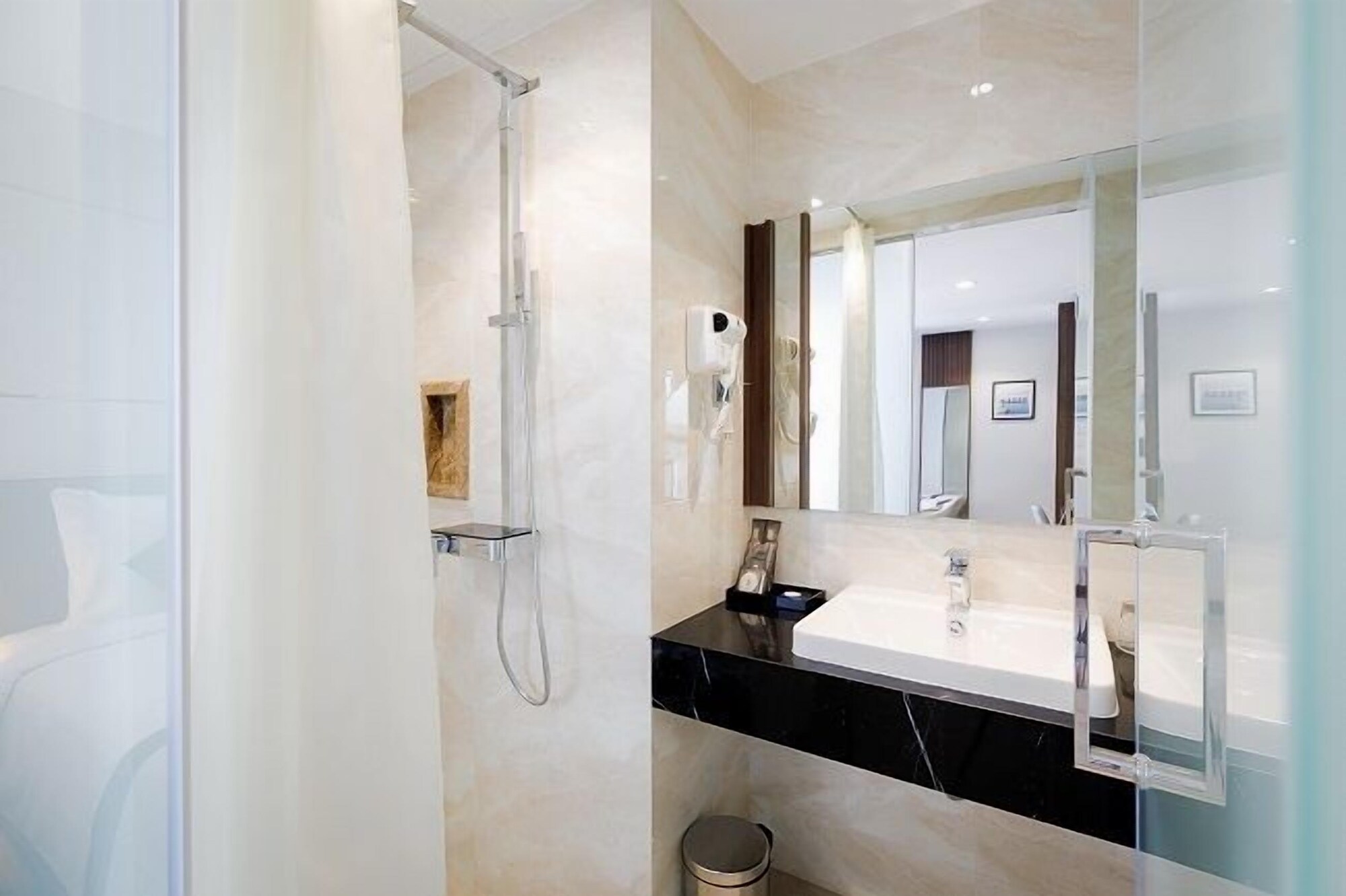 Deluxe, King Bed, City View, Masova Hotel 7/7