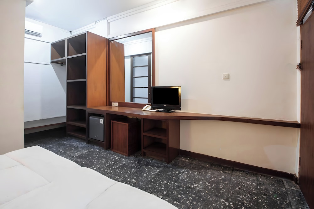 Capital O 93809 Wida Hotel 8/23