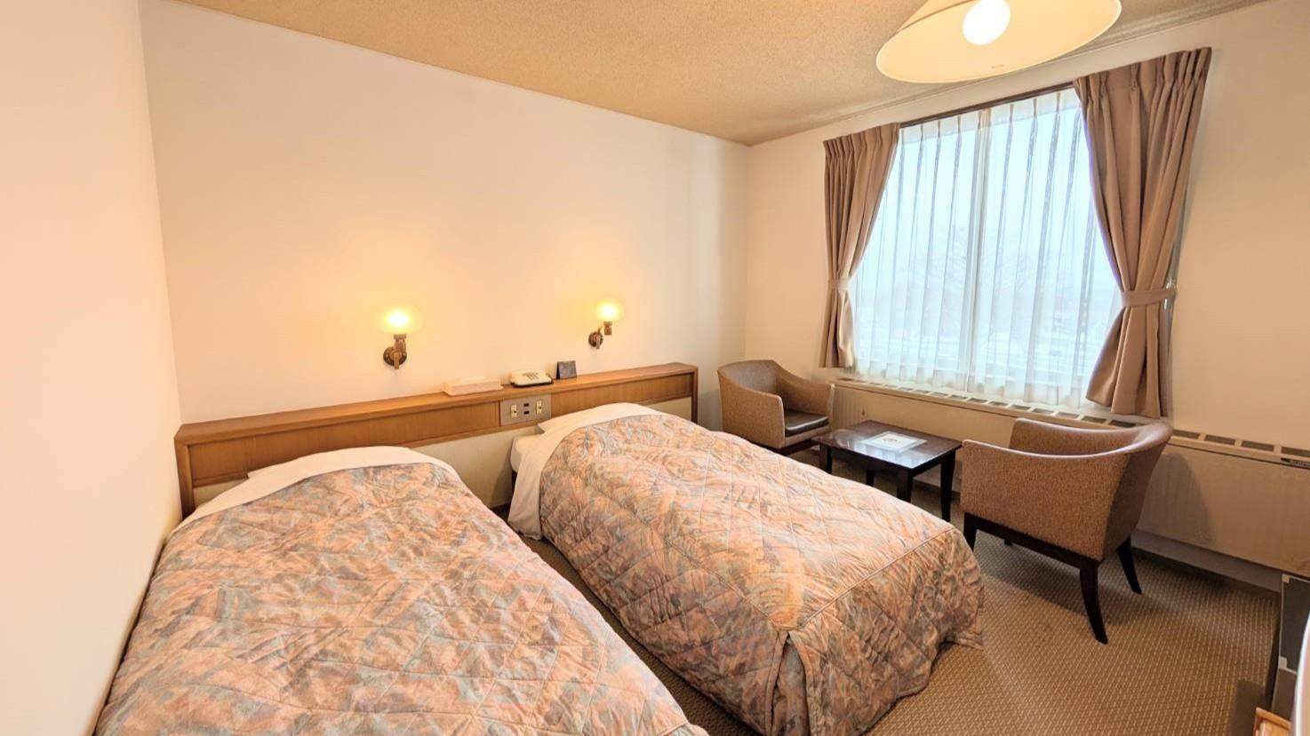 Western, Economy, Twin Beds, South Wing