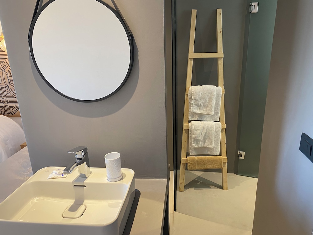 Helios Beach Hotel & Bungalows 46/48