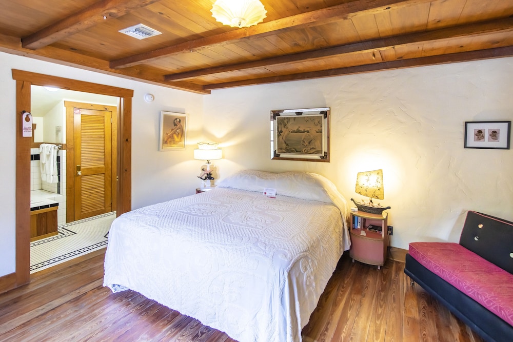 Romance, Deluxe, Suite, King Bed, Sofa