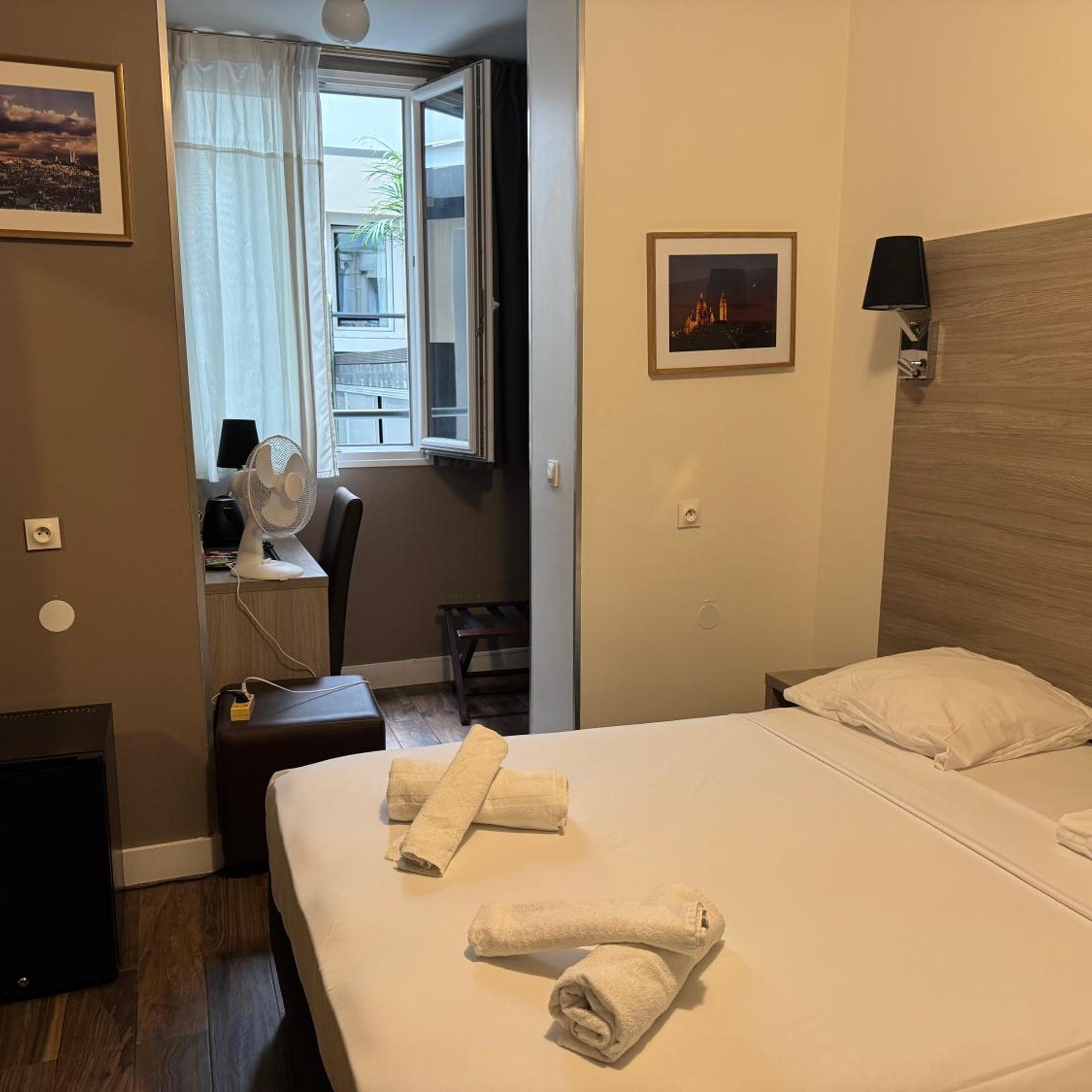 Room, Double Bed, Accessible