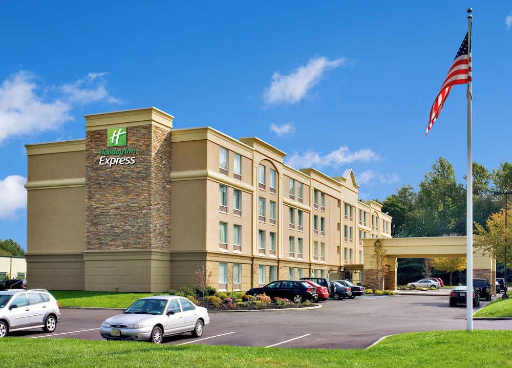 Holiday Inn Express & Suites West Long Branch - Eatontown 65/74