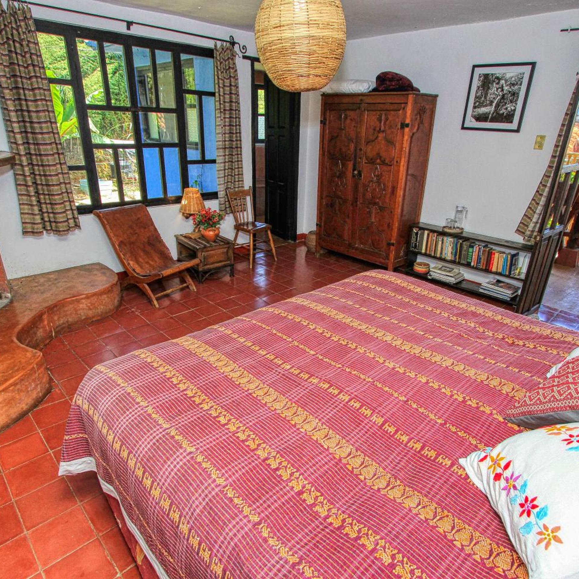 Deluxe, King Bed