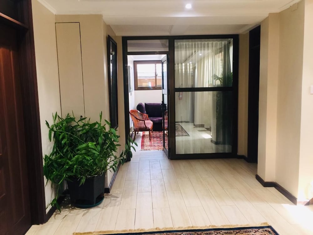 Fair Acres Boutique Hotel 37/71