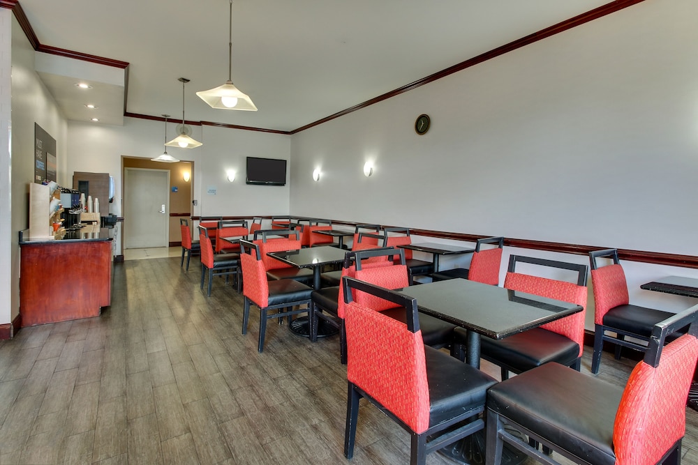 Holiday Inn Express And Suites Allentown West Ex Bw Plus Allentown Inn Suites 41/52