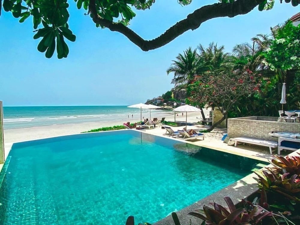 Nern Chalet Beachfront Hotel 59/74