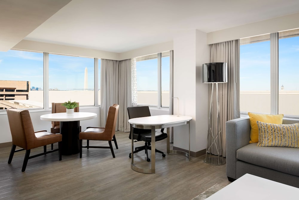 Hilton Washington DC National Mall The Wharf 45/76
