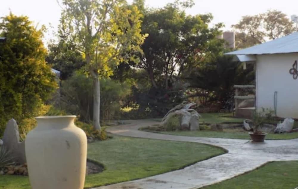 Eldorado Guest House & Camping 5/8