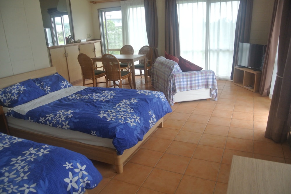 Beach Village Nosoko 4/21