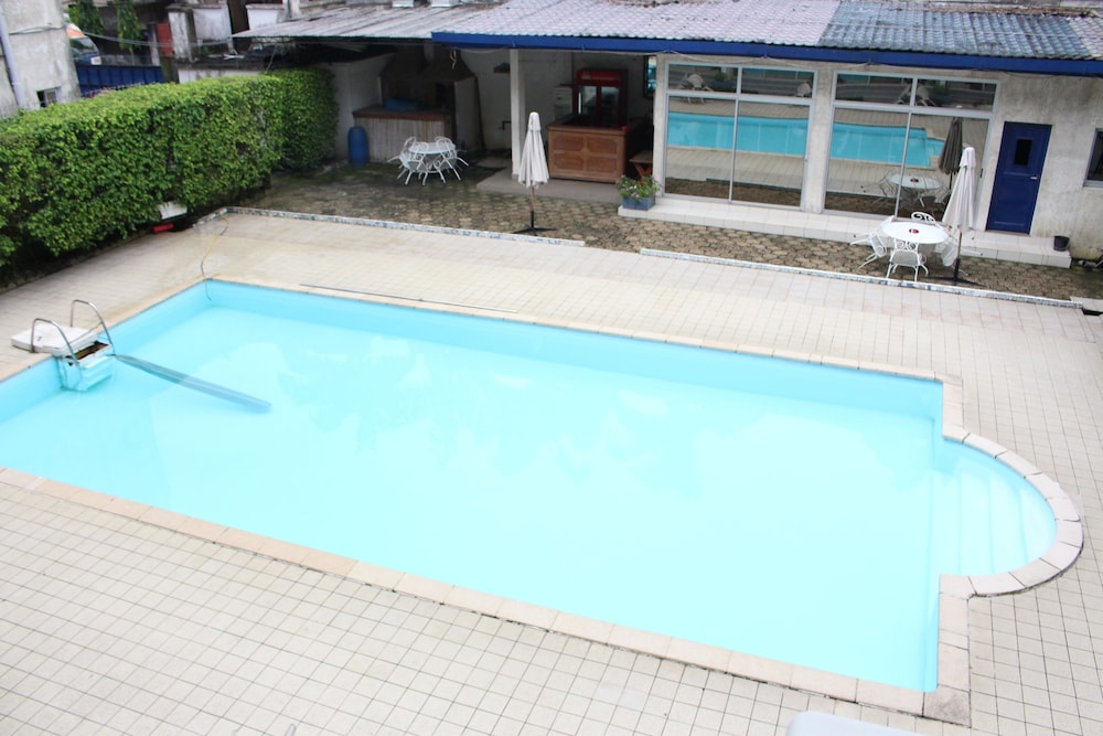 Jet Hotel 26/46
