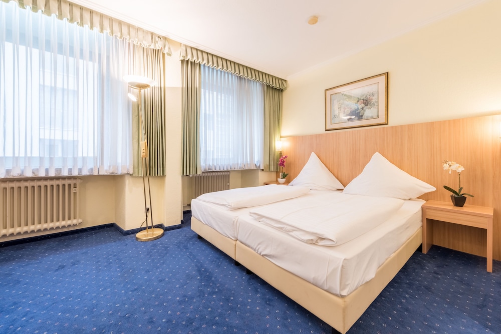 Windsor Hotel 14/49