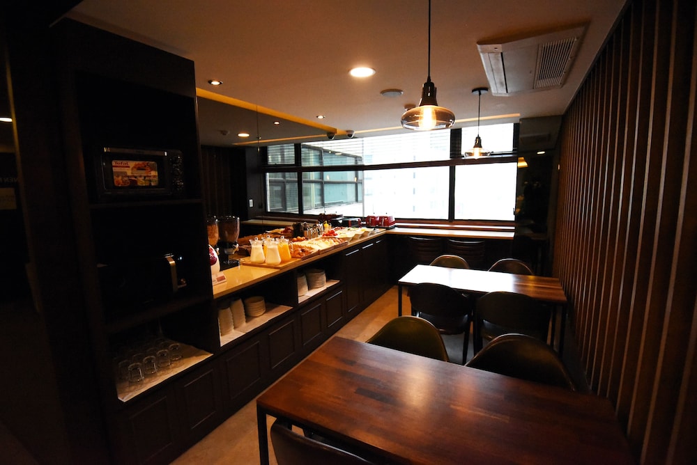 57 Myeongdong Hostel 45/66