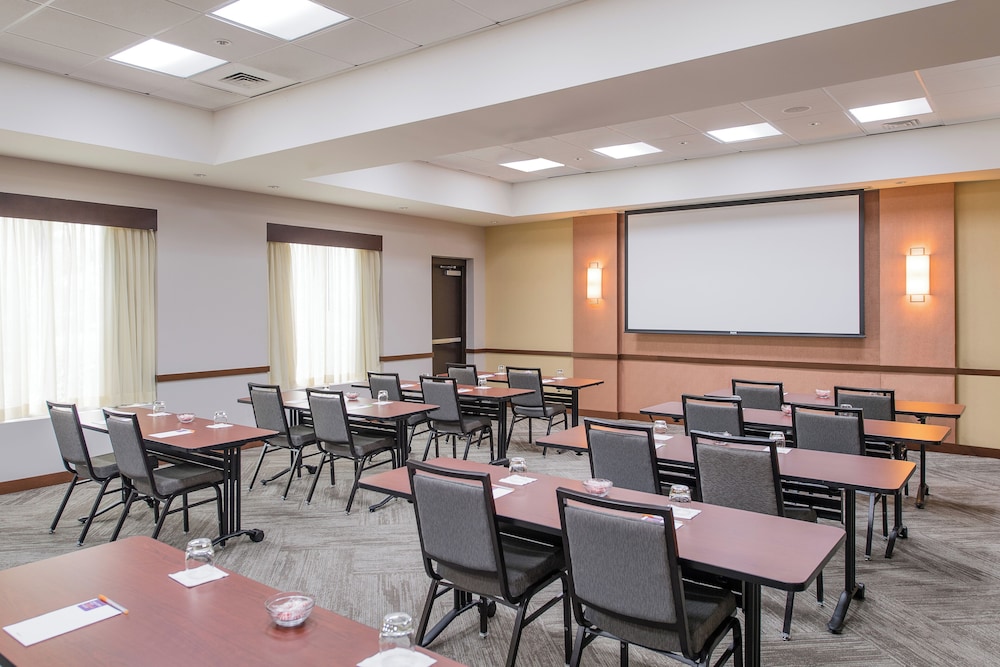 Hyatt Place Charleston Airport Convention Center 58/66