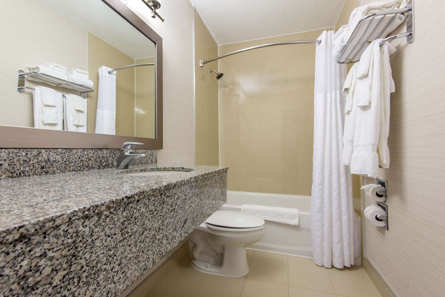 Comfort Inn & Suites Collingwood 14/14