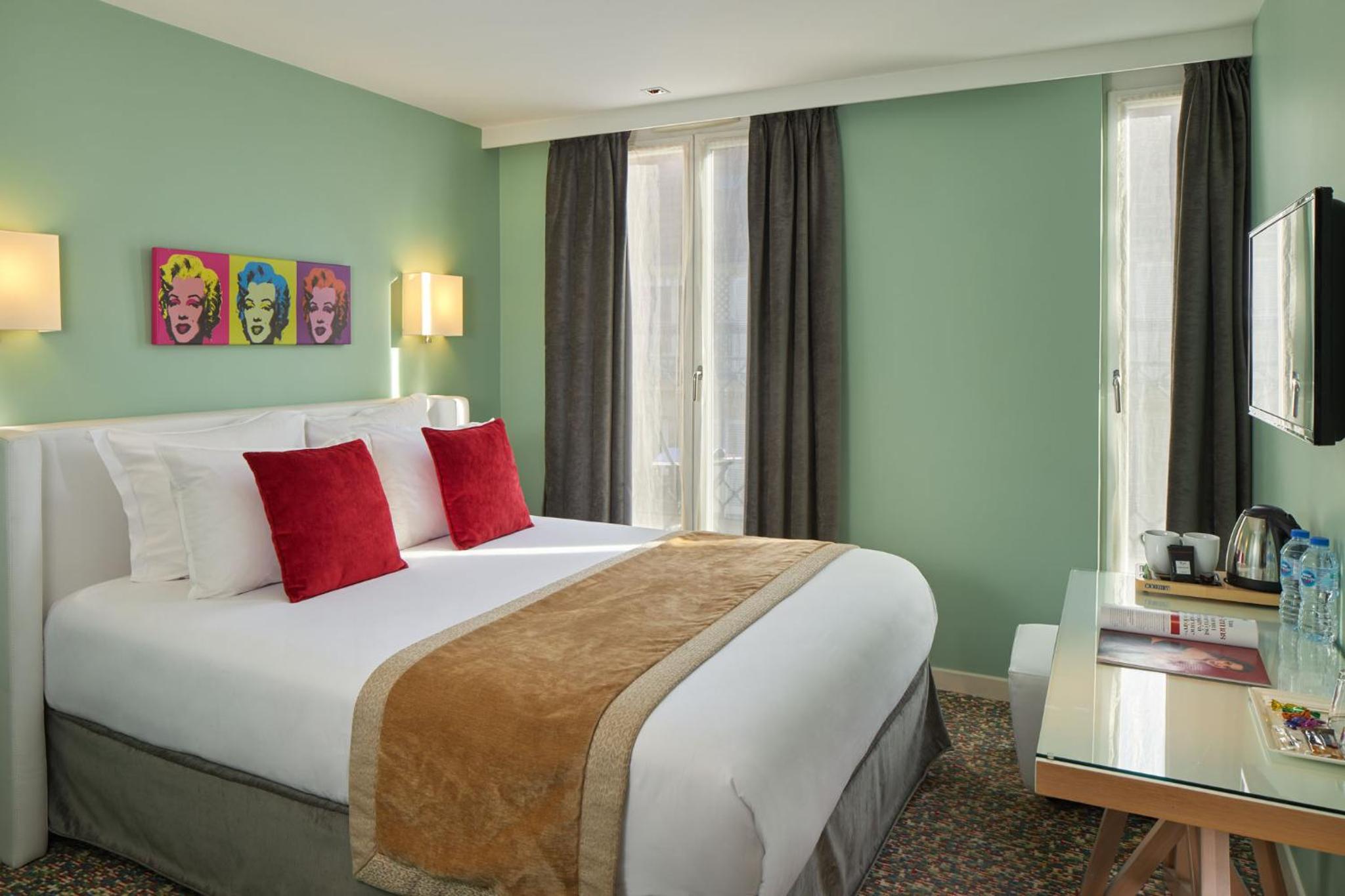 Deluxe, GRAND HOTEL MALHER 2/8