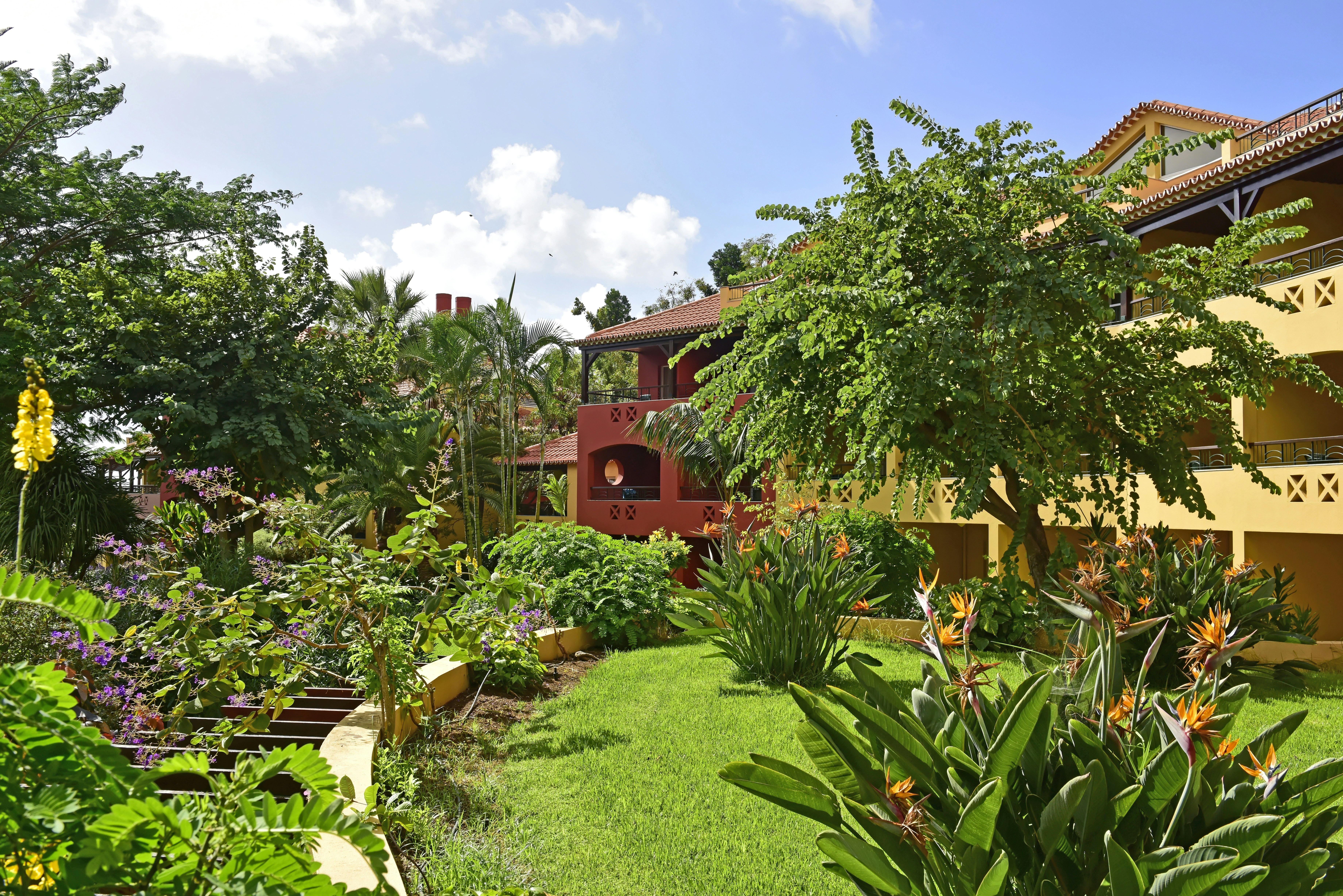Pestana Village Garden Hotel 37/39