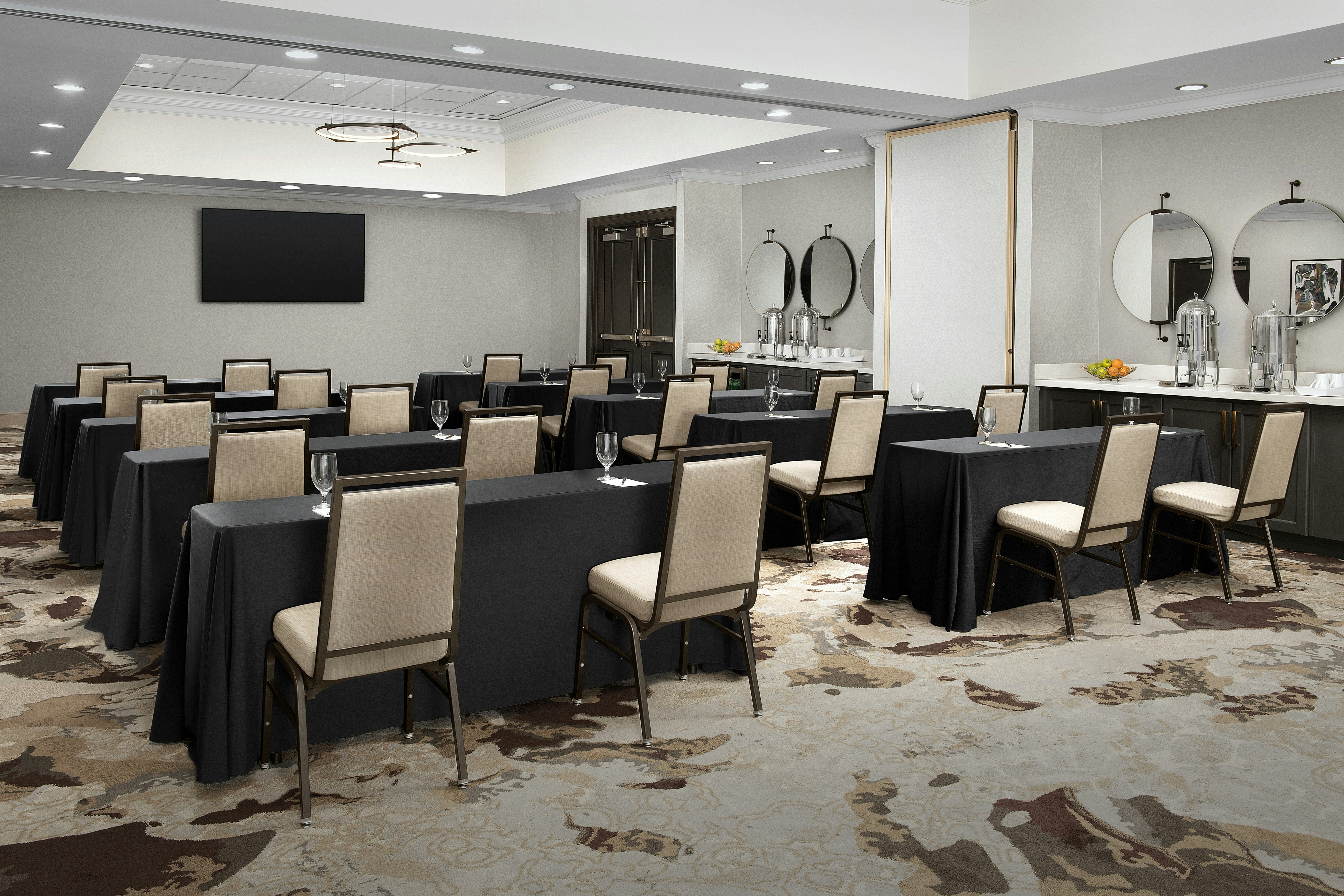 Hilton Phoenix Chandler 60/82