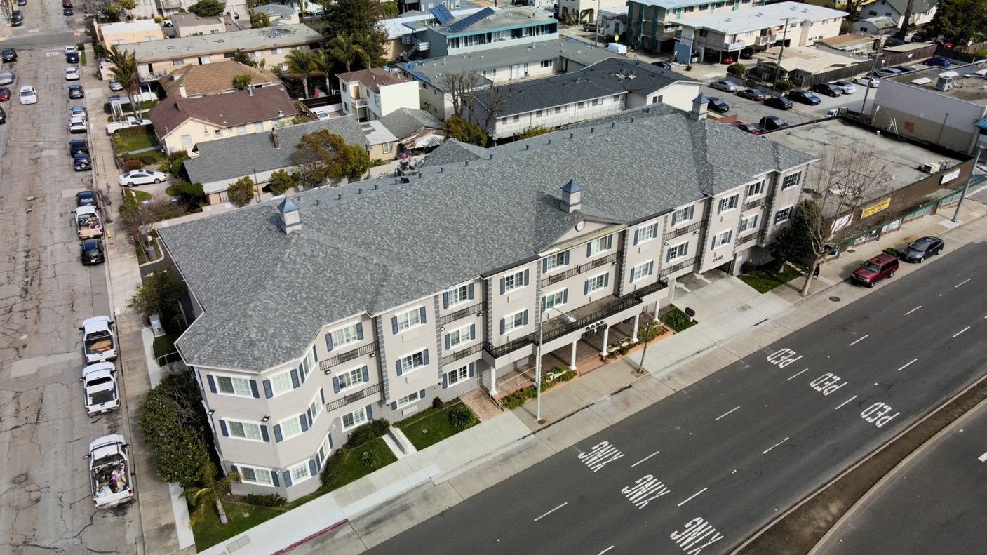 Hotel 1550 4/23