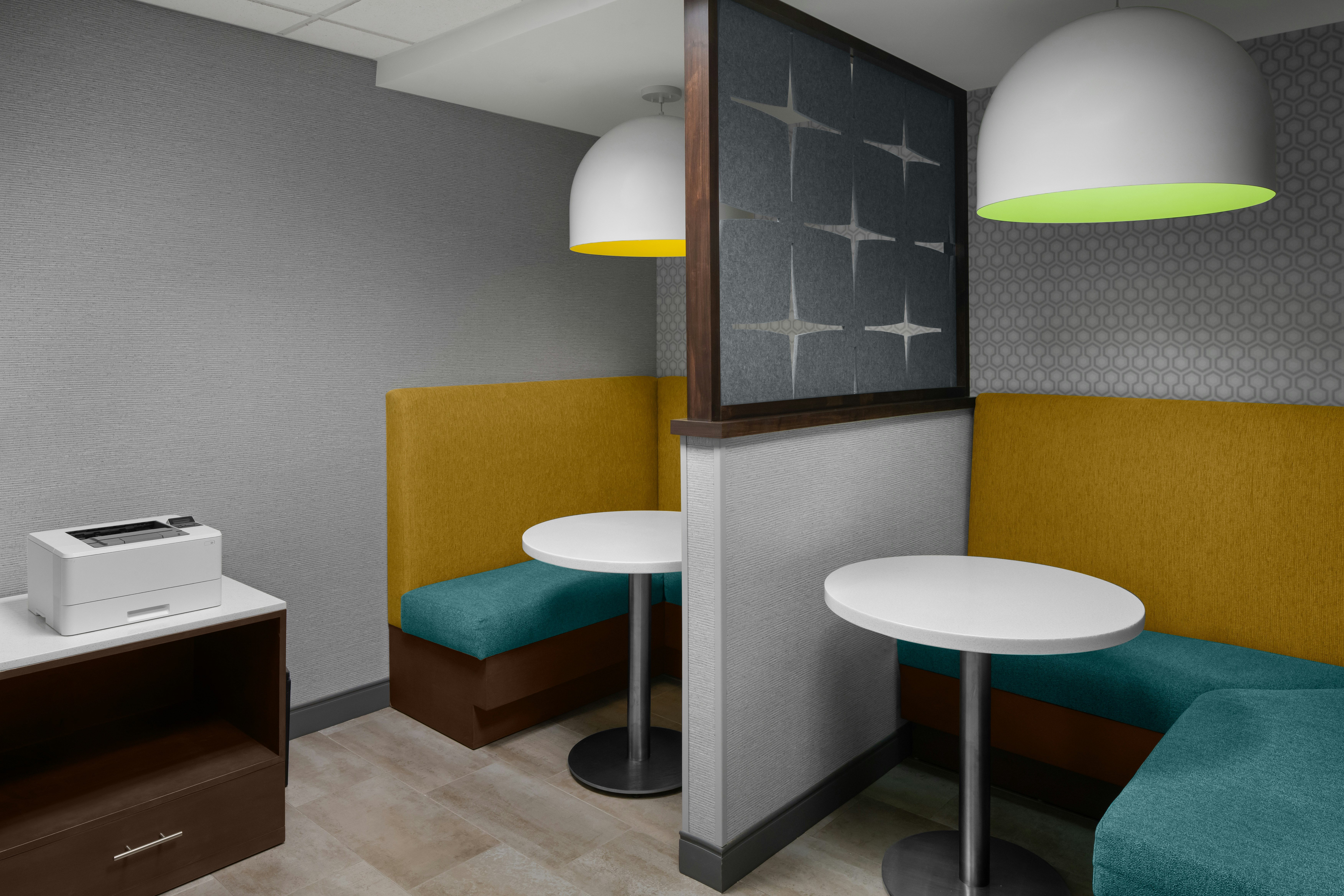 Hampton Inn & Suites Grand Rapids-Airport 28th St 14/14