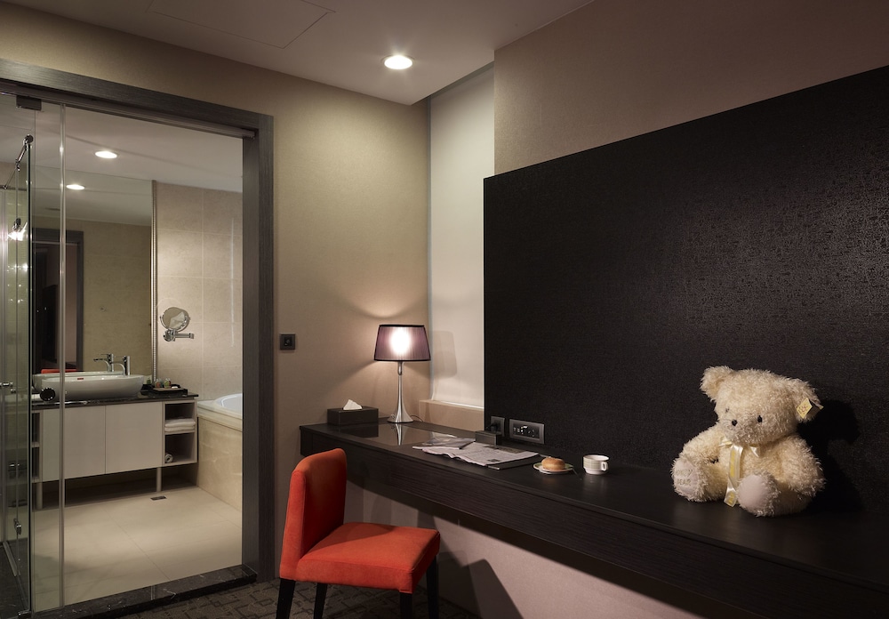 The Loft Hotel 30/75