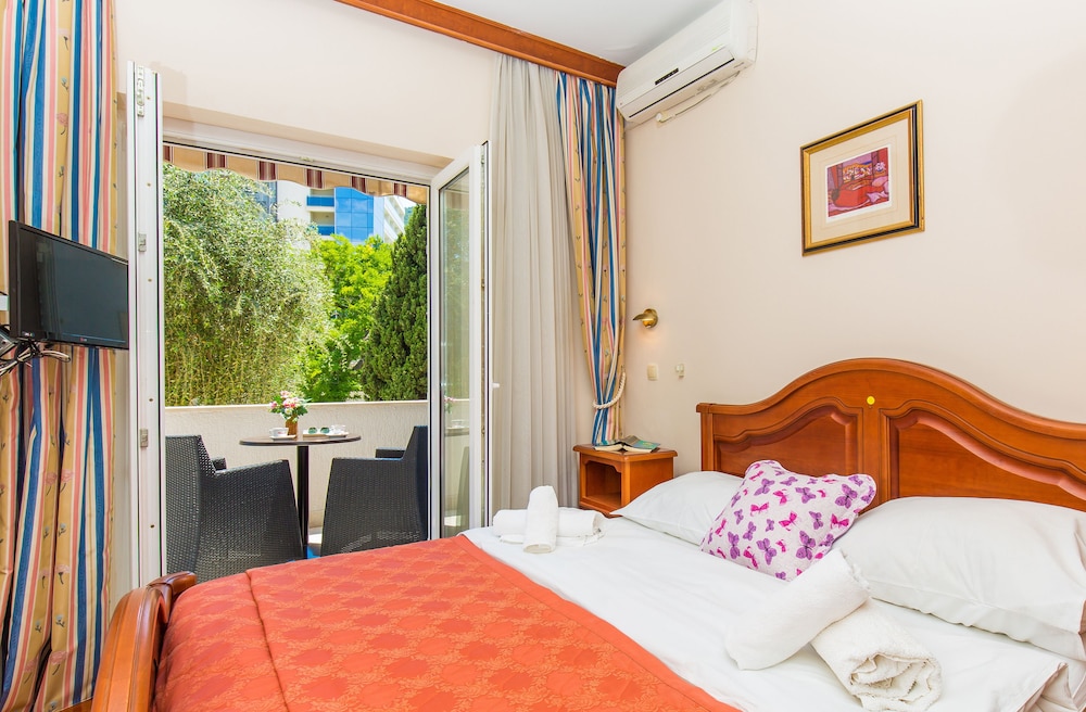 2 BEDROOMS, DELUXE, APARTMENT, KITCHEN