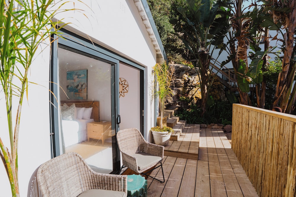 The Bungalow 25/50