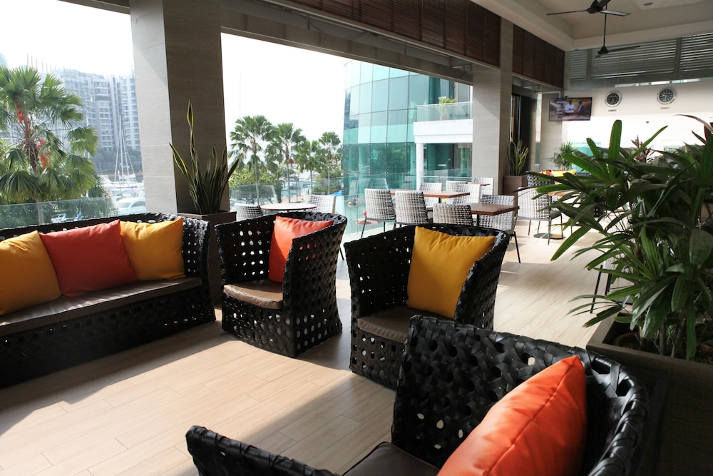One 15 Marina Club 42/66