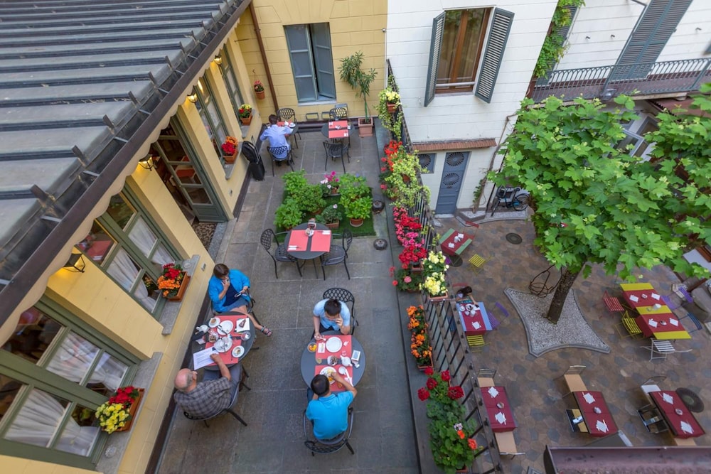 Hotel Roma E Rocca Cavour 75/82