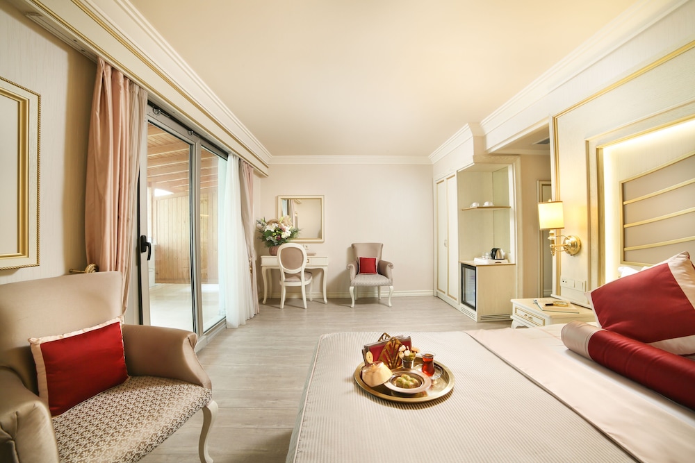 Halifaks Hotel 18/50