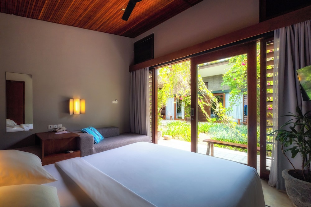 Hotel Komune and Beach Club Bali 18/71